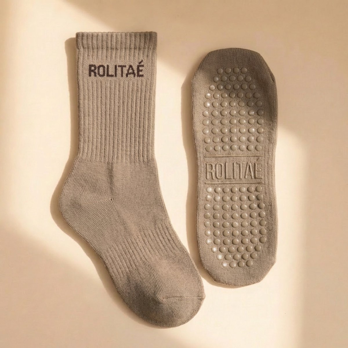 Rolitaé Antislip Sokken Dames – Gripsokken voor Pilates, Yoga & Reformer – Mocha – Maat 39-42 (1 Paar)