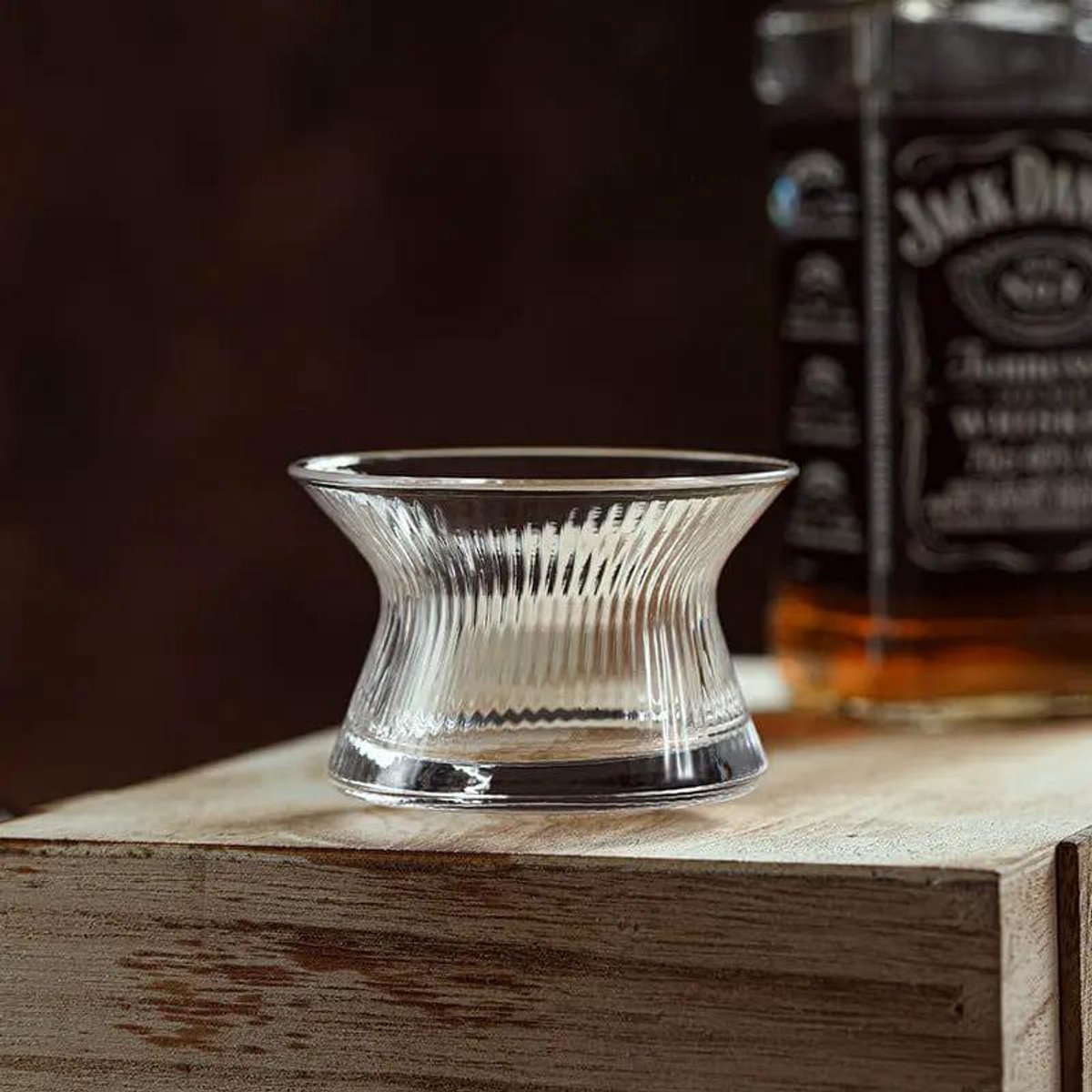 Whiskyglas THE HANYU GLASS – Japans roterend design – slanke taille – kristal – 170 ml – met onderzetter