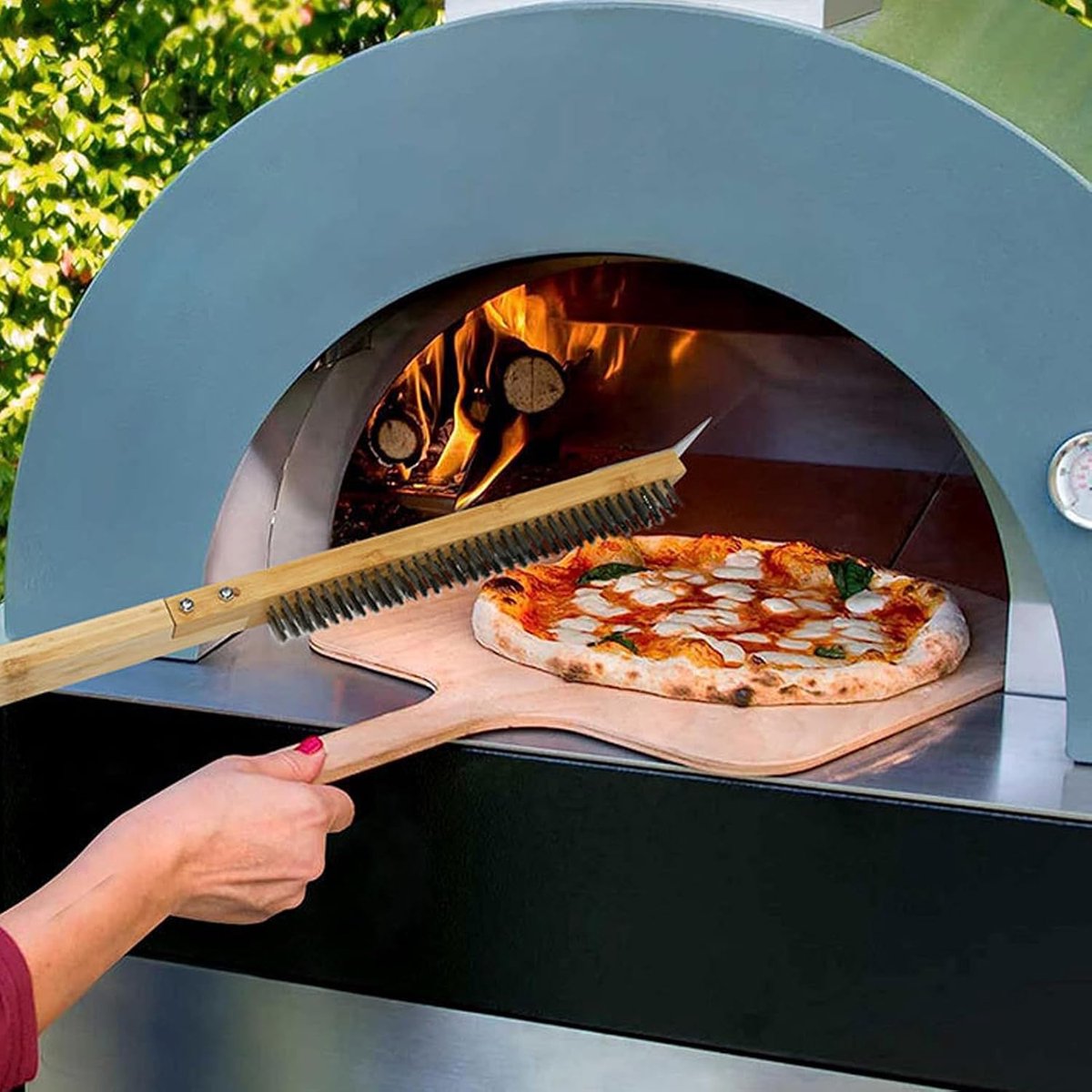 Pizzaoven Borstel - Schoonmaak Gereedschap - Buiten Koken - Met Metalen Schraper - 56.5 cm Lengte - Niet gespecificeerd