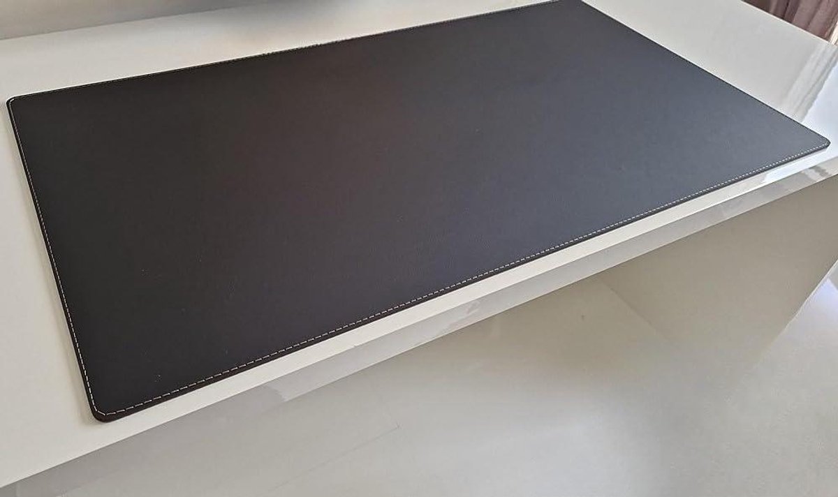 Bureauonderlegger Leer - Bureau mat - Bureau organiseren - Met randbescherming - 70 x 47 cm - Zwart met witte naad