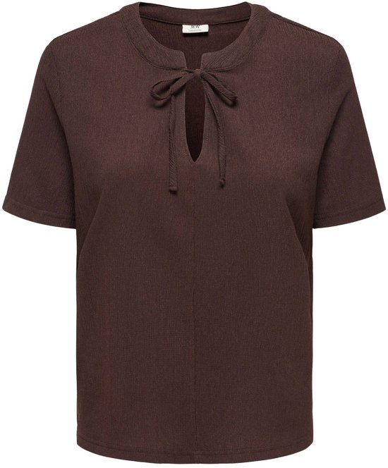 Haut marron à manches courtes, col en V et détail à lacets.