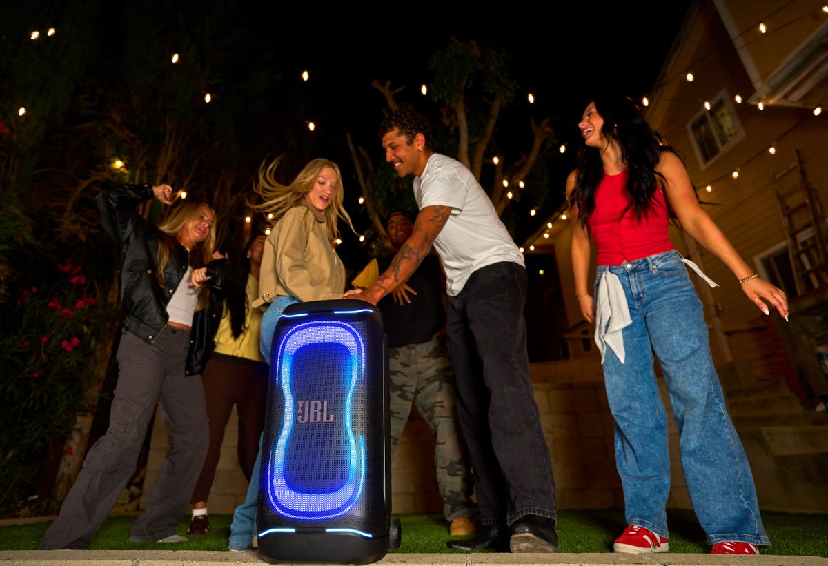 JBL PartyBox 330 - NIEUW - Draadloze Bluetooth Party Speaker – Op Wielen – Uitschuifbare Handgreep - Spatwaterdicht - LED verlichting - 18 uur - Zwart thumbnail 7
