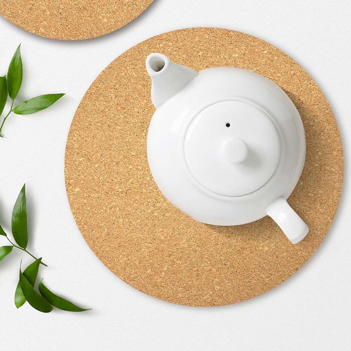 Dailygoods- Onderzetters Kurk - 8 Stuks - Ronde Pannenonderzetters 19 cm - Hittebestendig - Onderzetters voor Glazen - Onderzetters met Houder - Milieuvriendelijk Materiaal