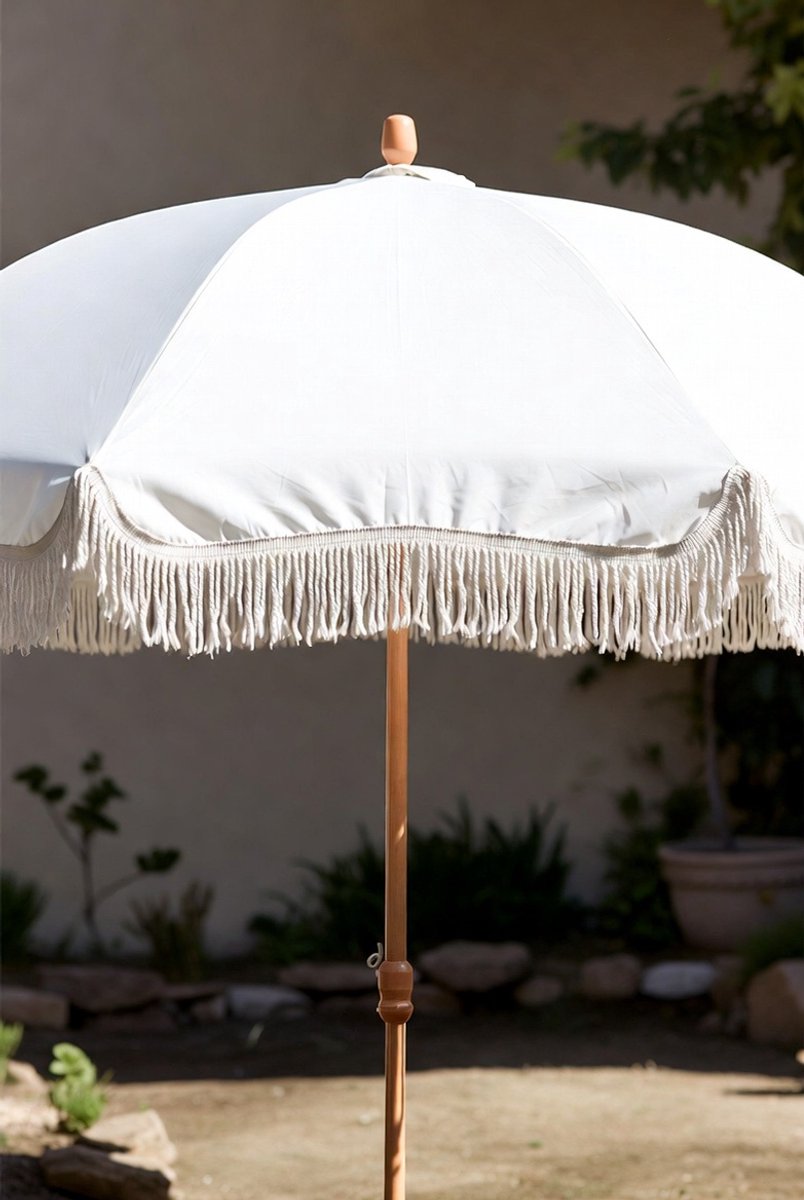 Luxe Boho Balkon Parasol 200 cm Kantelbaar met Franjes UPF 50+ Windbestendig Tuinscherm voor Balkon, Terras & Strand – Melkwit – Mobili Bella