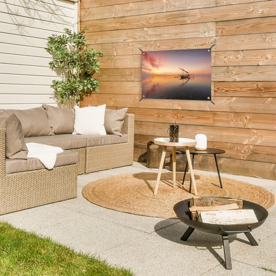Tuinposter 60x40 cm - Tuindecoratie Afbeelding van een zonsondergang in Bali - Poster voor in de tuin - Buiten decoratie - Schutting tuinschilderij - Tuindoek muurdecoratie - Wanddecoratie balkondoek