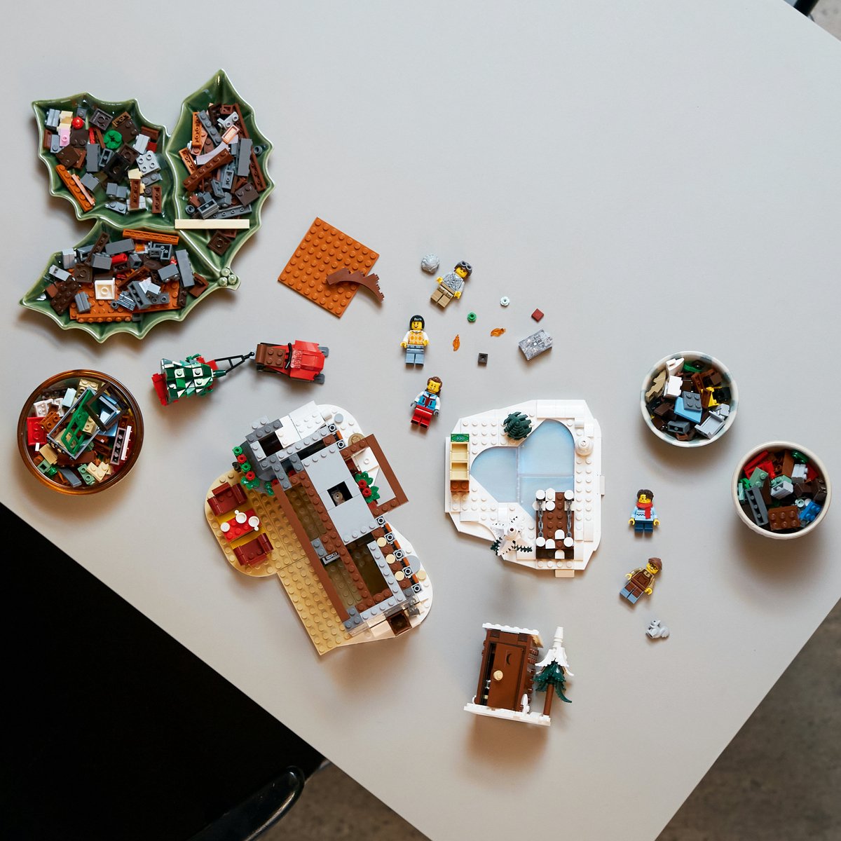 LEGO 10325 Icons Skihut Modelhuis Bouw en Decoratie Set — afbeelding 8