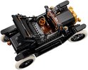 LEGO Icons Ford Model T van bovenaf, zwart met gouden details.