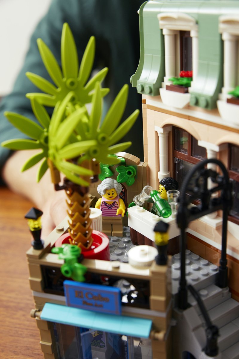 LEGO Icons Boetiekhotel- 10297 — afbeelding 17