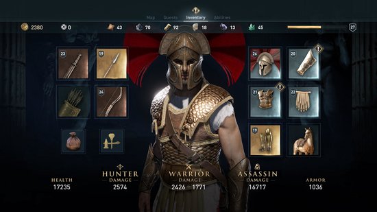 Een speler navigeert door het inventarisscherm van Assassin's Creed Odyssey, waar wapens en uitrusting worden getoond.