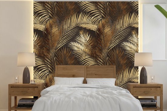 Behang - Fotobehang Tropisch - Bladeren - Goud - Breedte 240 cm x hoogte 240 cm