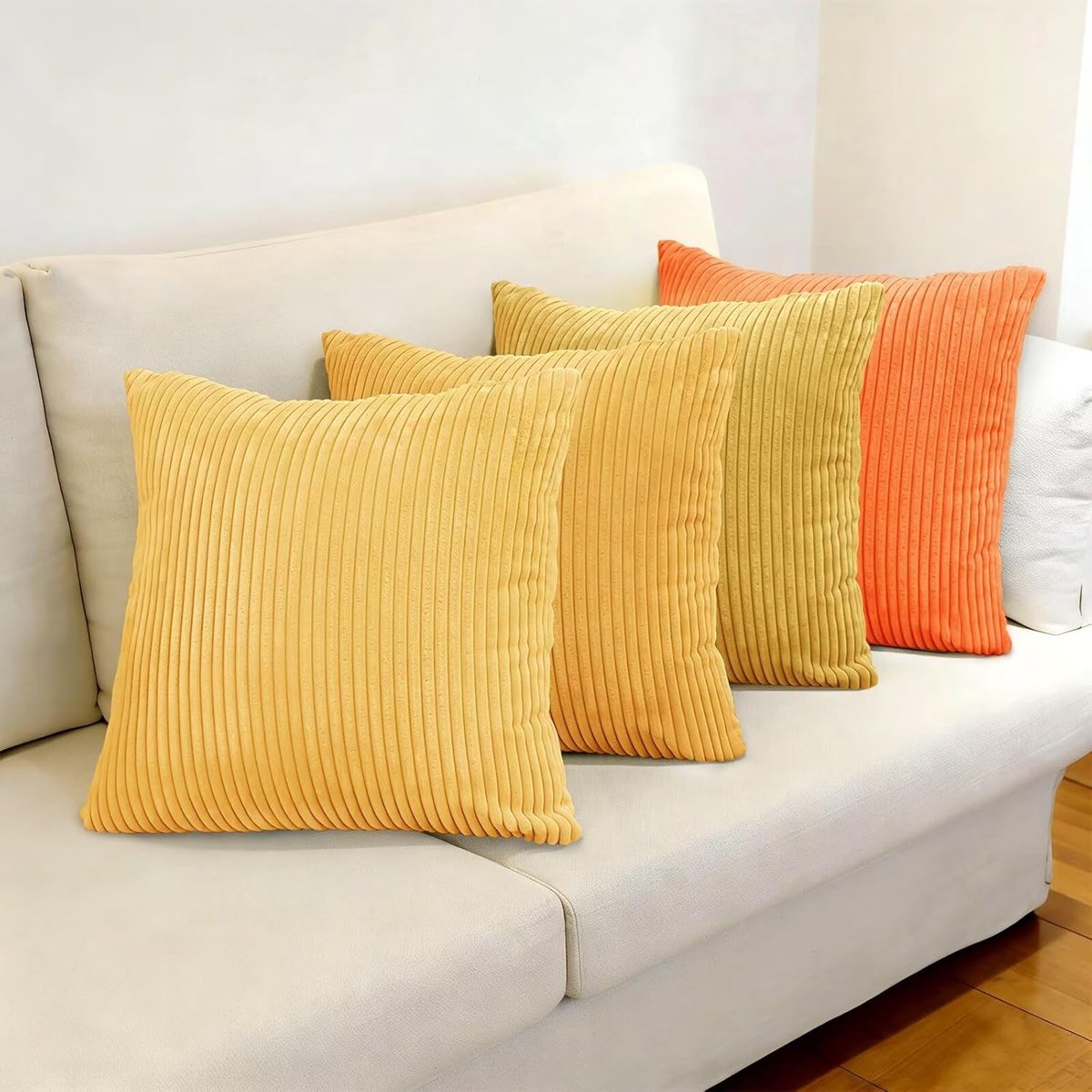 Kussenslopen Set - Decoratieve Hoezen - Bank & Bed - Zacht Corduroy Materiaal - 45x45 cm - Oranje Geel