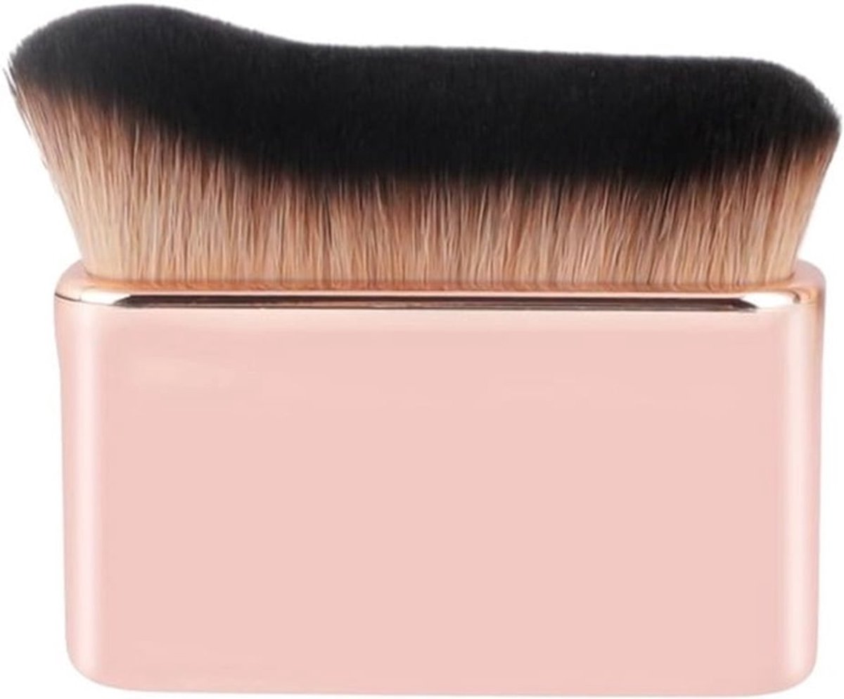 Foundation en make-up tools voor een perfecte applicatie met rouge en contour kwasten