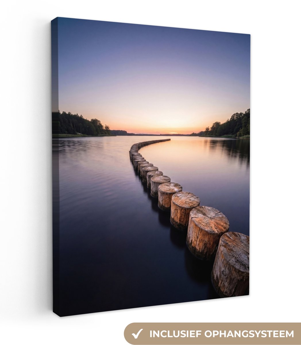 Canvas schilderij 30x40 cm - Exclusieve wanddecoratie Hout - Palen - Water - Muurdecoratie