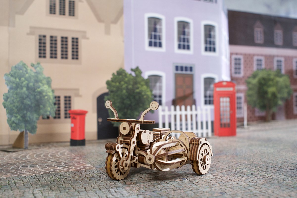 UGEARS 3D Modelbouw - Hagrid's Flying Motorbike™ - Harry Potter™ - Mechanisch Bouwpakket Hout - Educatief Speelgoed — afbeelding 12