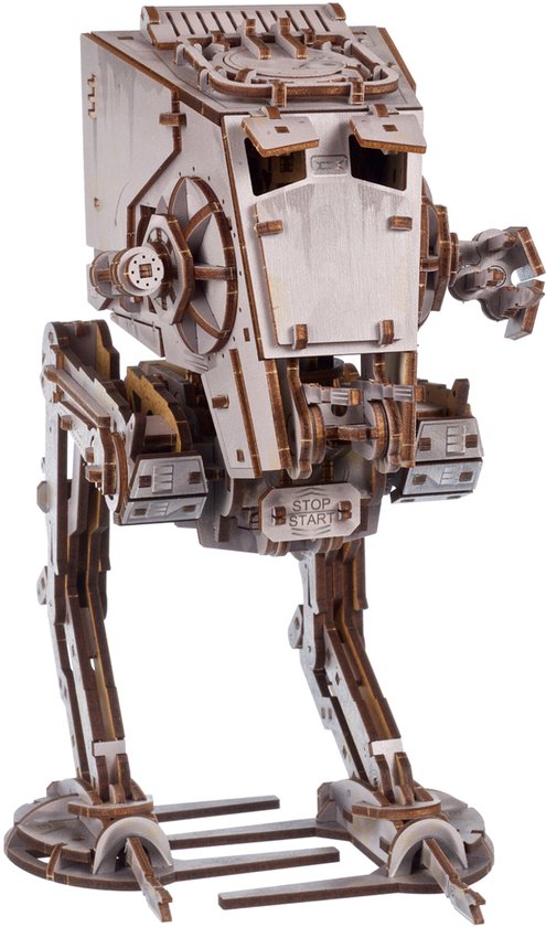 Houten AT-ST Walker model met twee poten, kanonnen en een draaibare cockpit.