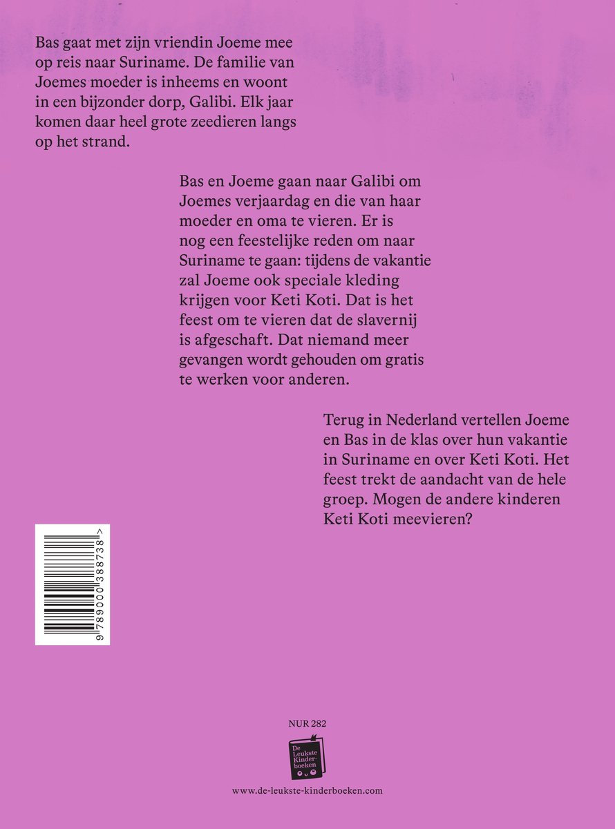 Achterkant van een boek. De tekst beschrijft een reis naar Suriname en het Keti Koti feest. Er is een streepjescode.