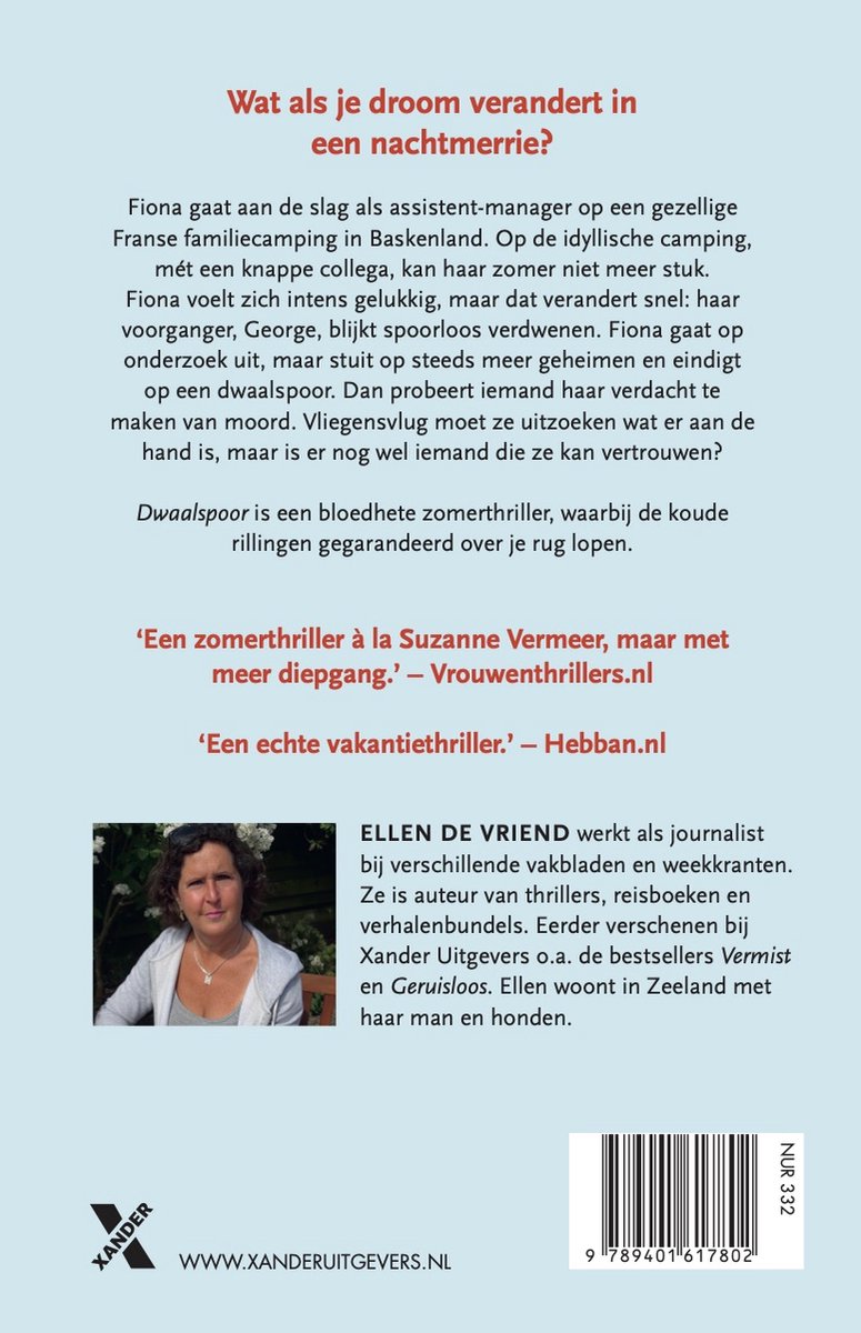 Foto van auteur Ellen de Vriend, die werkt als journalist. Ze heeft bruin haar en draagt een witte blouse met een blauwe blazer.