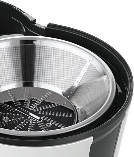 Binnenzijde van een Bosch sapcentrifuge met een metalen zeef en snijmechanisme.