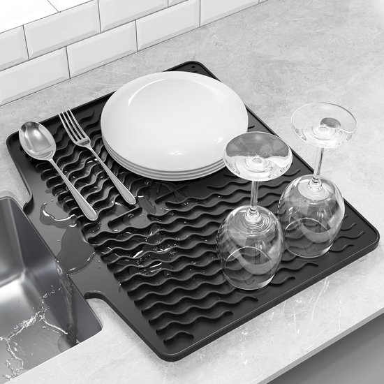 Tapis d'égouttage en Siliconen avec bord égouttoir - 40 x 33 cm - tapis à séchage rapide et auto-égouttant - bord égouttoir - tapis d'égouttage de vaisselle - tapis d'évier antidérapant - noir