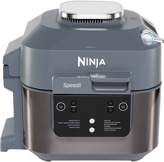 Grijze Ninja Speedi multicooker, zichtbaar van de zijkant en achterkant. Geborsteld metalen voet.