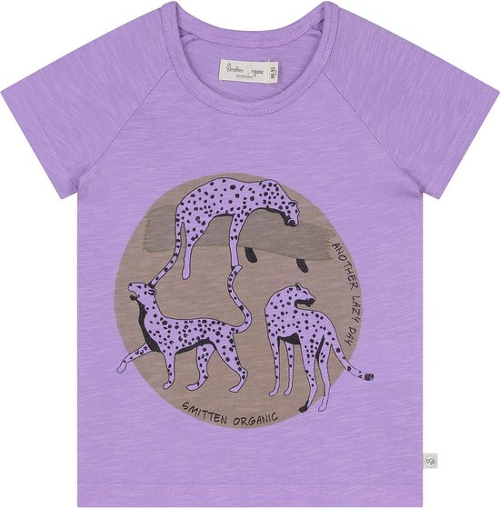 Smitten Organic - 'Saut de léopard allongé sur un acacia' T-shirt violet à manches courtes