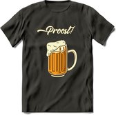 Proost! T-Shirt | Bier Kleding | Feest | Drank | Grappig Verjaardag Cadeau | - Donker Grijs - 3XL