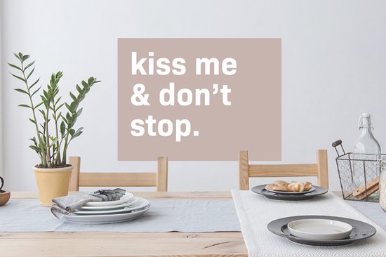 Stickers muraux - Proverbes - Citations - Kiss moi et ne t'arrête pas - Saint-Valentin - 80x60 cm - Feuille adhésive