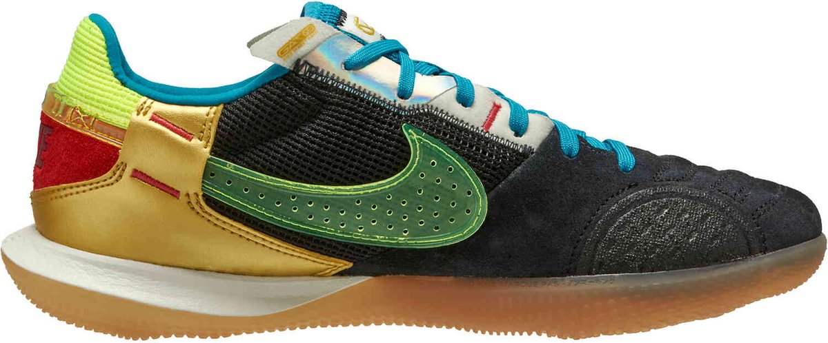 Nike Streetgato IC voetbalschoenen in maat 40, zwart met groene en gouden accenten, geschikt voor zaalvoetbal.