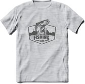 Fishing - Vissen T-Shirt | Grappig Verjaardag Vis Hobby Cadeau Shirt | Dames - Heren - Unisex | Tshirt Hengelsport Kleding Kado - Licht Grijs - Gemaleerd - 3XL