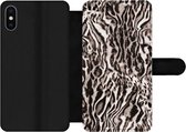 Bookcase Geschikt voor iPhone XS telefoonhoesje - Panterprint - Vormen - Zwart - Bruin - Met vakjes - Wallet case met magneetsluiting