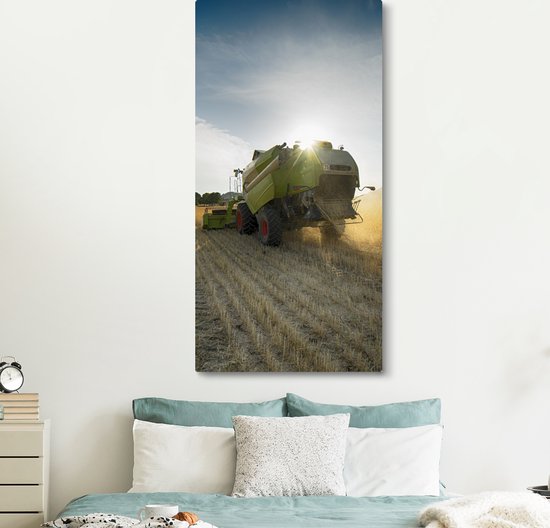 Tableau sur toile Machine agricole sur un champ de maïs - 80x160 cm - Décoration murale