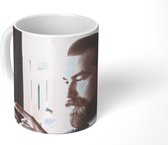 Mok - Een zakenman met een snor - 350 ML - Beker