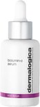 Witte Dermalogica fles met zilveren dop, met 'biolumin-c serum' en 'AGE Smart'.