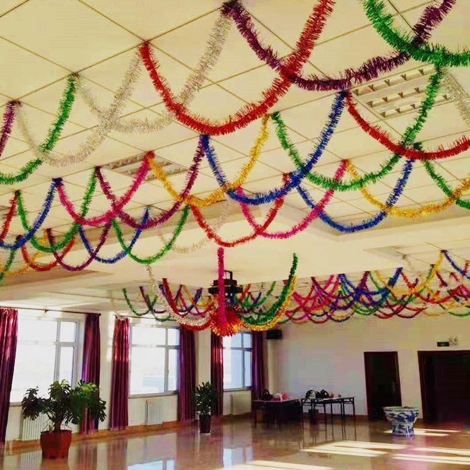 Lange Kerstguirlande van Glanzend Metaal, Perfect voor Feestdecoratie, Verjaardag en Nieuwjaar, 40 m – foto 2