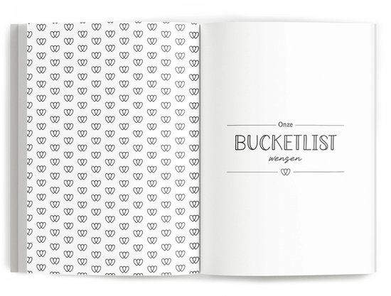 Linkerpagina met hartjespatroon, rechterpagina met titel 'Onze BUCKETLIST wensen' in een invulboek.