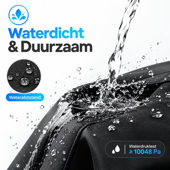 Water dat op een zwarte, duurzame meubelhoes spat met aanduiding waterdichtheidstest 10048 Pa.