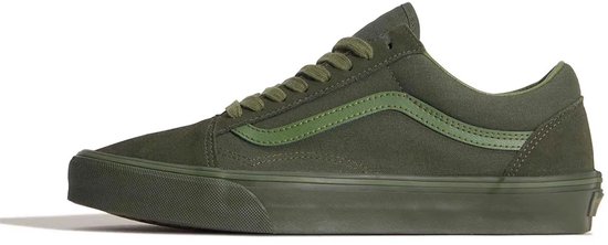 Zijprofiel van een groene Vans Old Skool sneaker met veters.