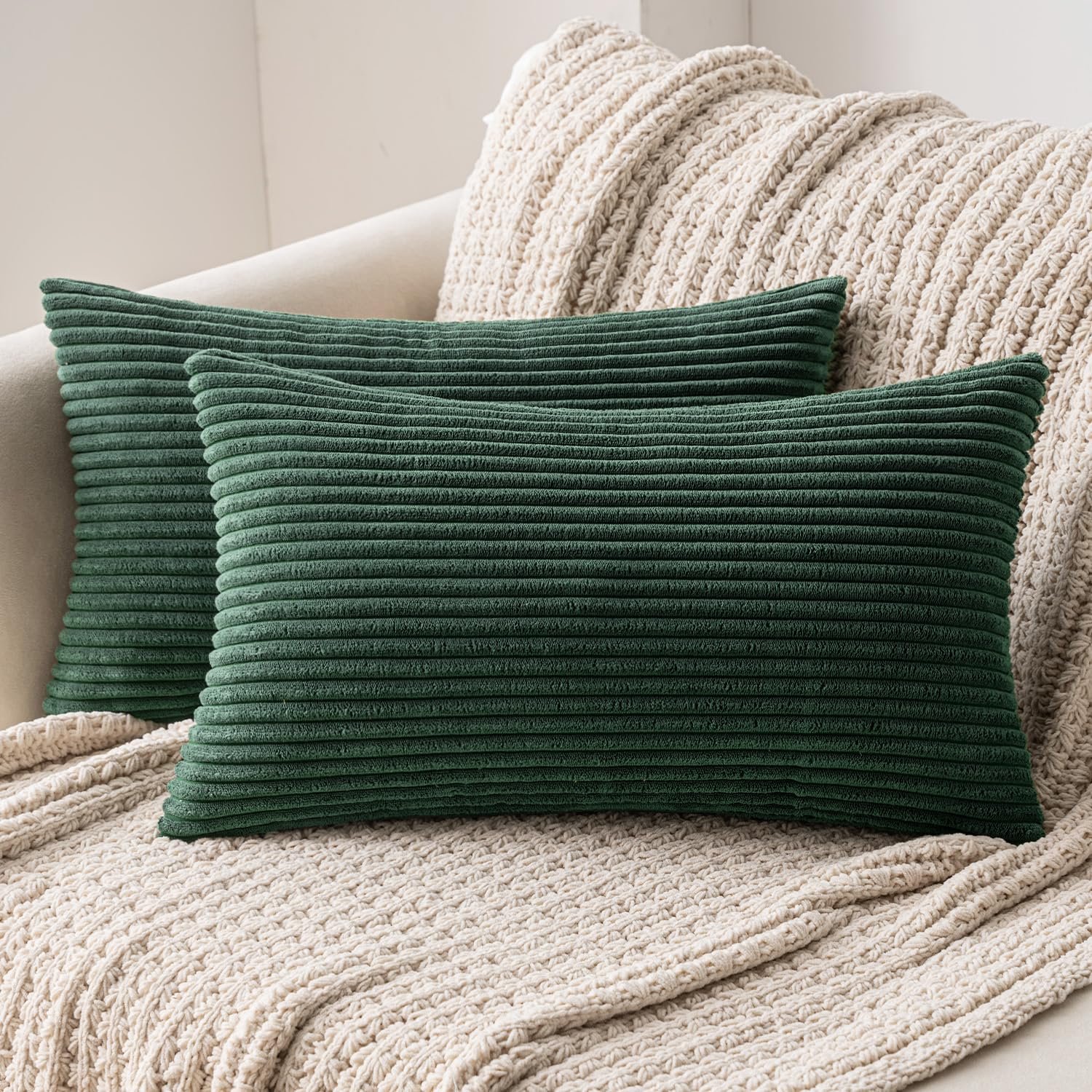 Famanu Set van 2 kussenhoezen, corduroy, decoratieve kussenslopen met verborgen ritssluiting, 30 x 50 cm, donkergroen, perfect voor het toevoegen van een luxe en elegante touch aan je interieur