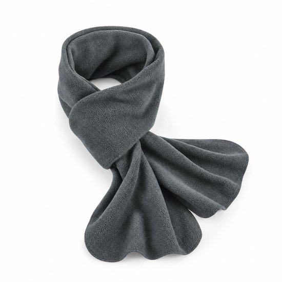 Donkergrijze fleece sjaal tegen een witte achtergrond.