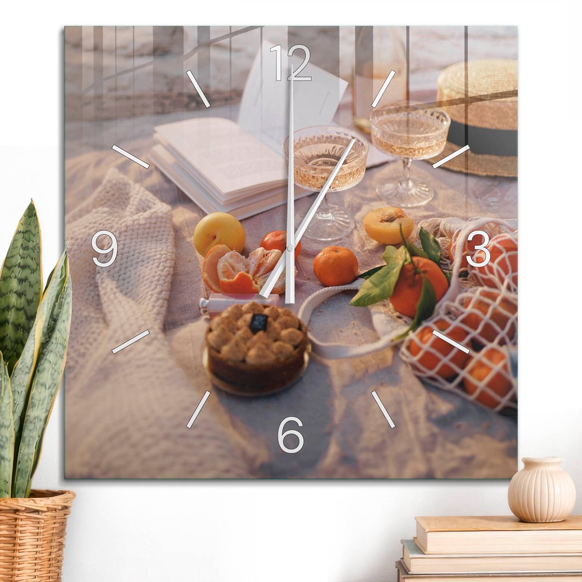 ArtPrintCave Beige Glazen Klok - 60x60 cm - Wandklok Vierkant - Zomerharmonie Unieke Klok - Voedsel Stille Wandklok - Witte Klokwijzers