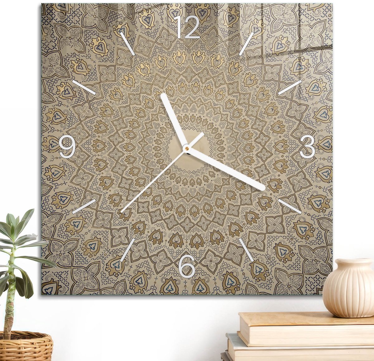 ArtPrintCave Beige Glazen Klok - 30x30 cm - Wandklok Vierkant - Etnische Mandala Unieke Klok - Abstractie Stille Wandklok - Witte Klokwijzers