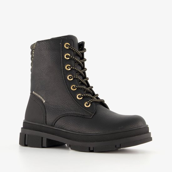 Zwarte Blue Box veterboot met goudkleurige accenten, decoratief zigzagstiksel en een robuuste profielzool.