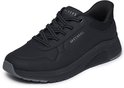 Zwarte Skechers sneaker met veters, ademende perforaties, 'SKECHERS' logo en 'LOS ANGELES' tekst.