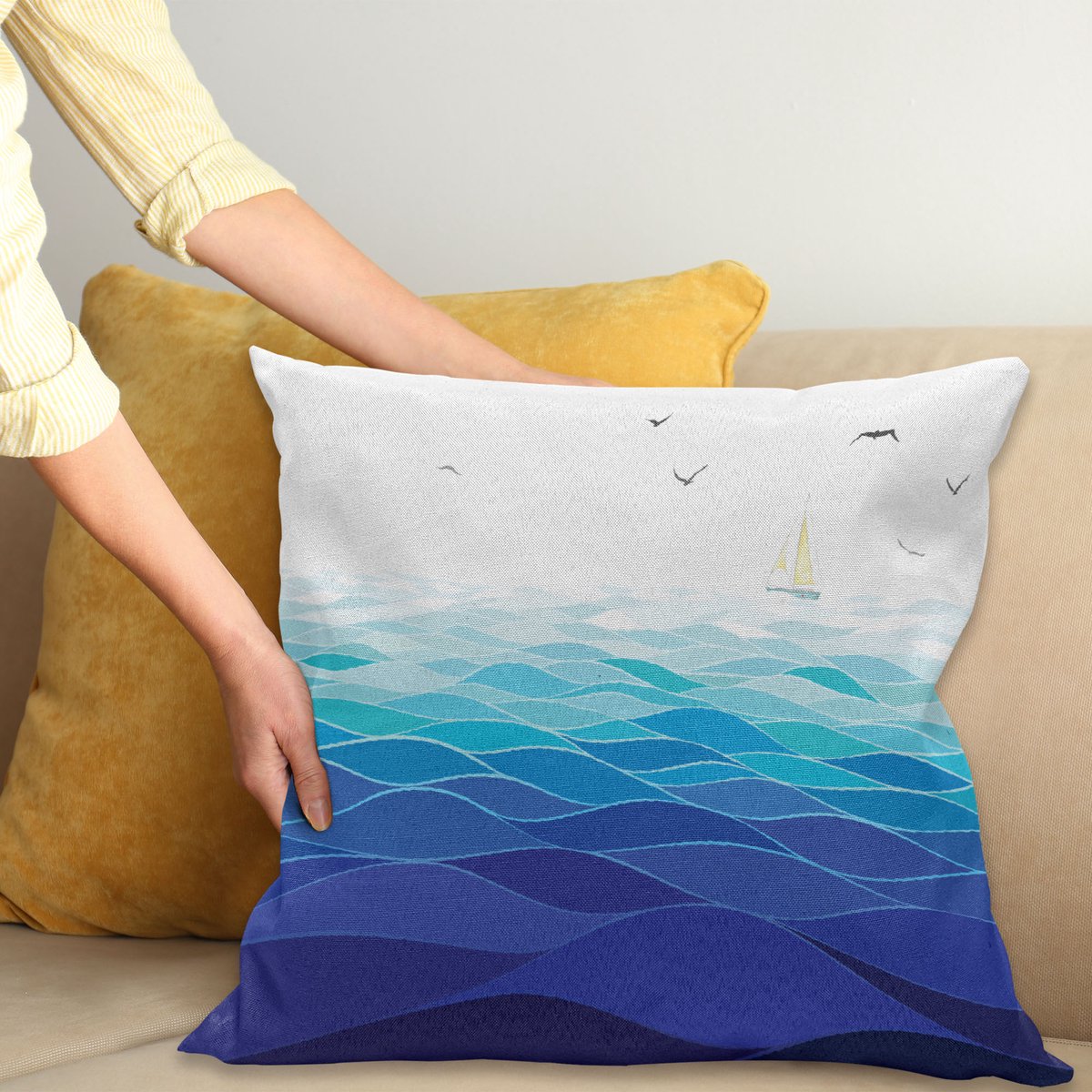 ABAKUHAUS Aqua Sierkussenhoes, Grafisch Oceaan Golven Sailboat met Vogels Seagulls Seascape Horizon Maritime, Decoratieve Vierkante Sierkussenhoes, 50 x 50 cm, Marineblauw Blauw