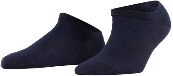 Paar donkerblauwe Falke Active Breeze sneakersokken.