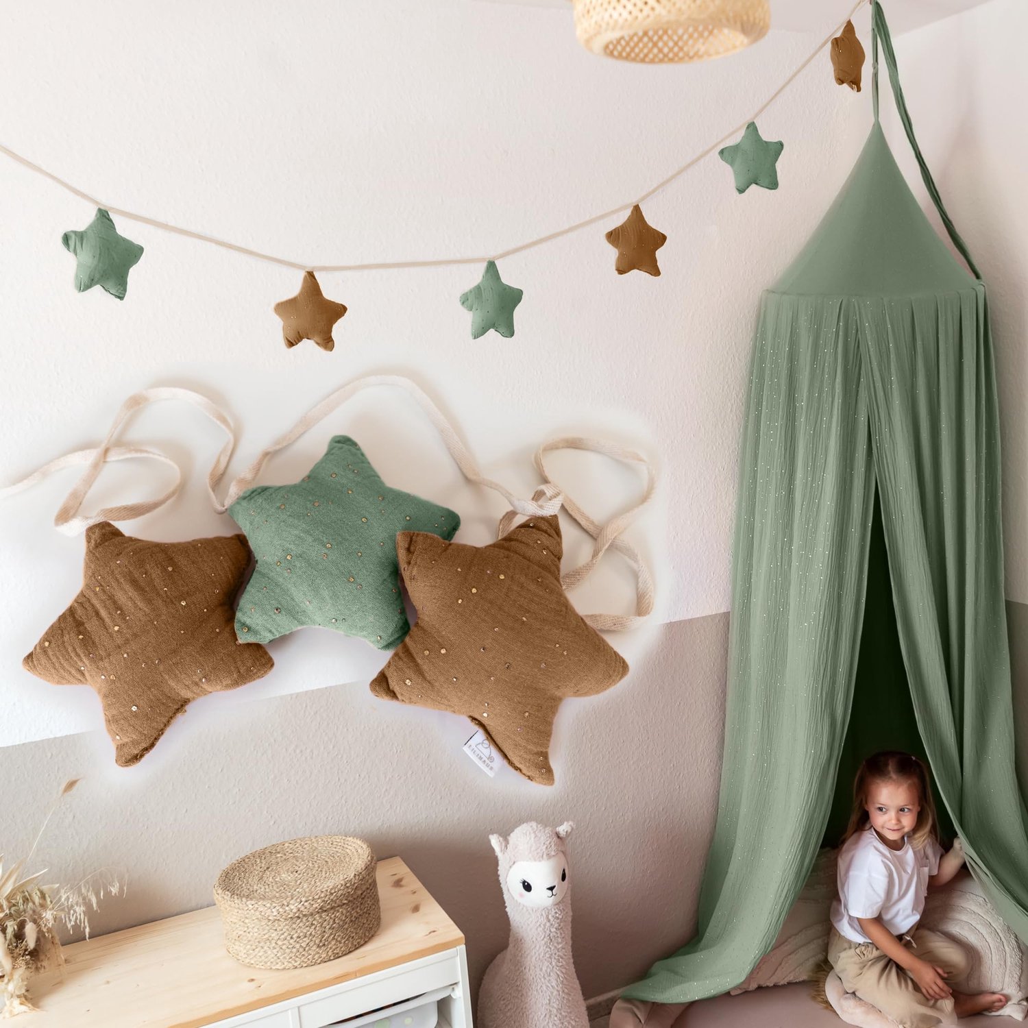 LILIMAUS Sterren slinger kinderkamer met gouden details - stoffen slinger van mousseline katoen - 300 cm - groen en bruin