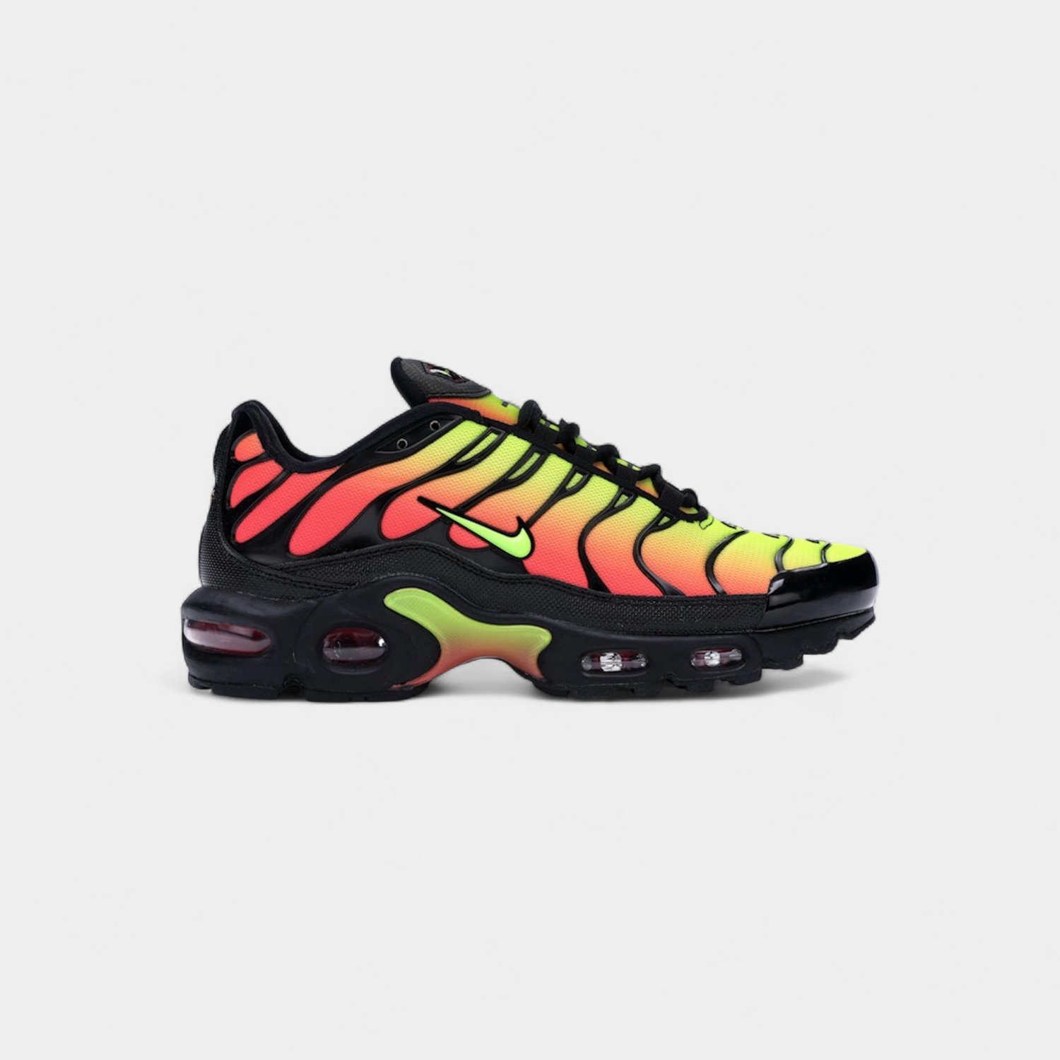 Nike Air Max Plus Volt Solar Rood