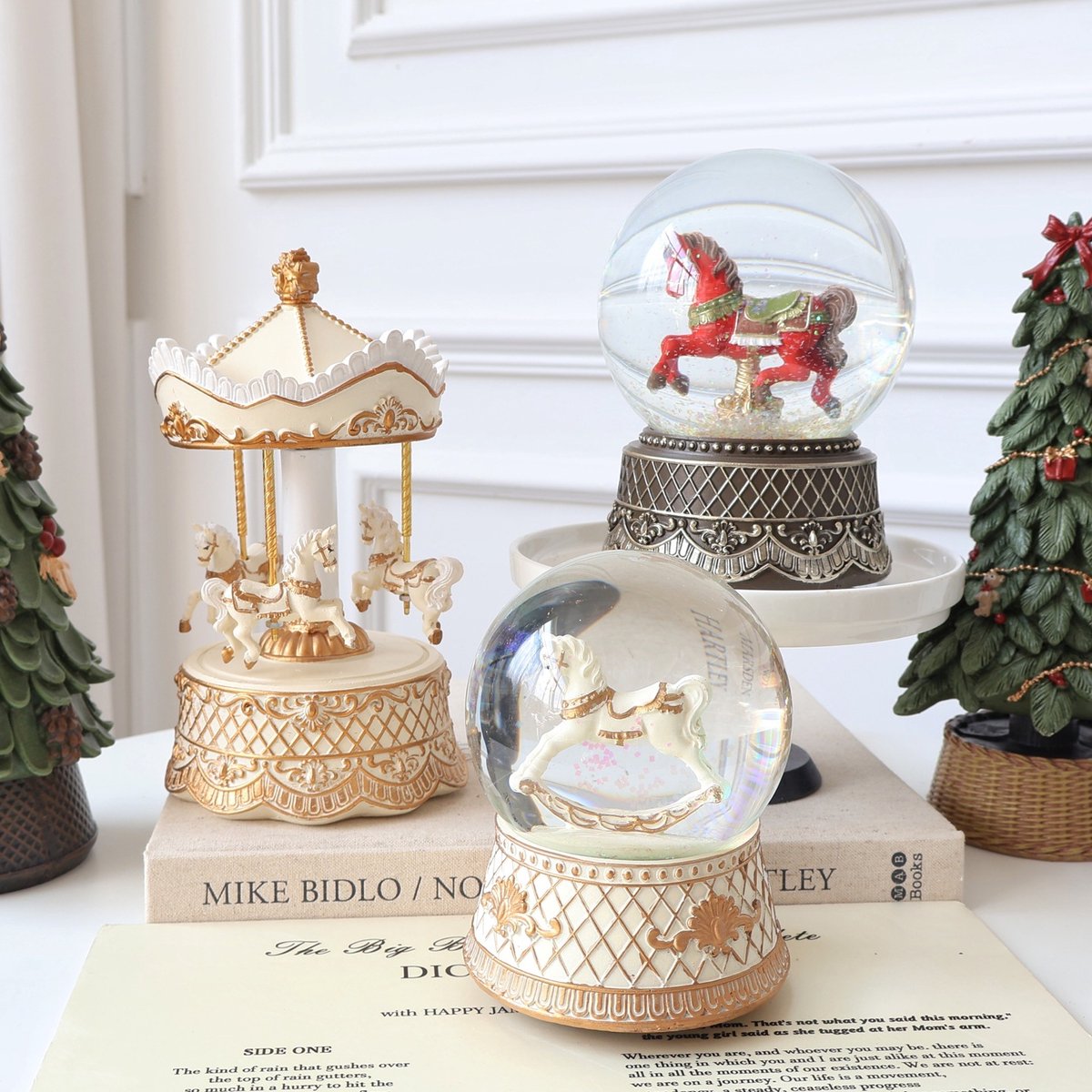 draaimolen muziekdoos - Kristalbol - Universeel materiaal - Retro stijl - Kerst decoratie object - Kerstcadeau - Geschikt voor kerstfeest en sfeervolle tafeldecoratie in de woning