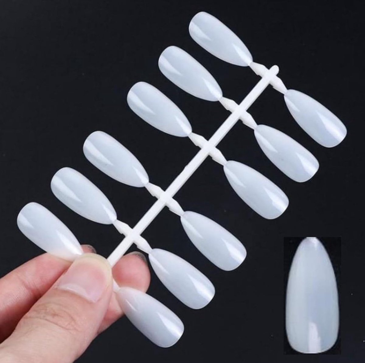 - 120 stuks - Oefen nageltips - Oefen tips - Nail art tips - Practice nails - Oefentips - Nageltips - Nageldisplay - Nagels voor tiphouder (Naturel, 2,5 x 1,2)