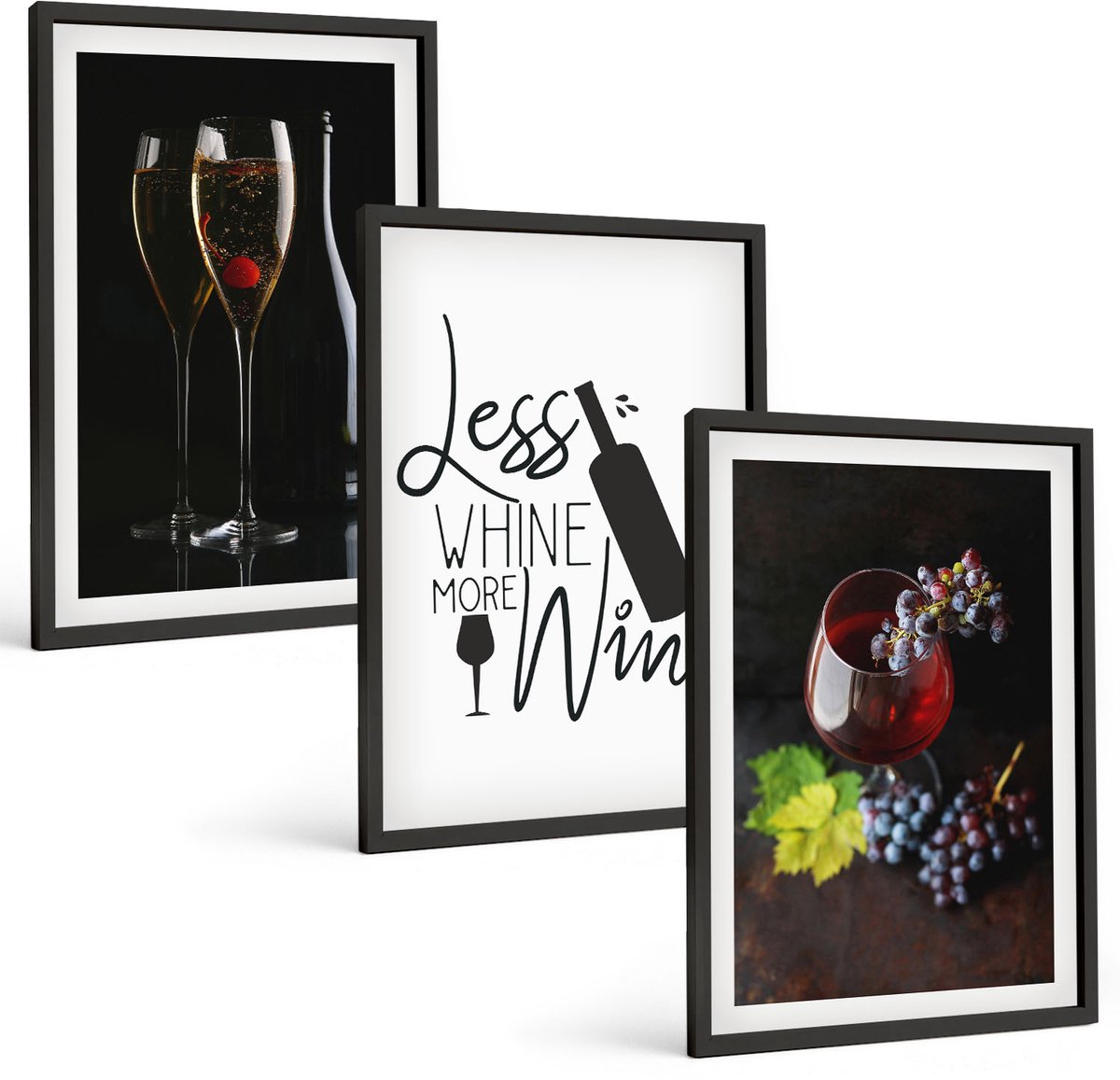 Coloray 3-Delige Schilderij Set - Wijnglazen Met Druiven En Een Opschrift Over Wijn. - 40 x 60 cm - Decoratieve Schilderijen - Woonkamer - Interieur - Woonkamer Decoratie